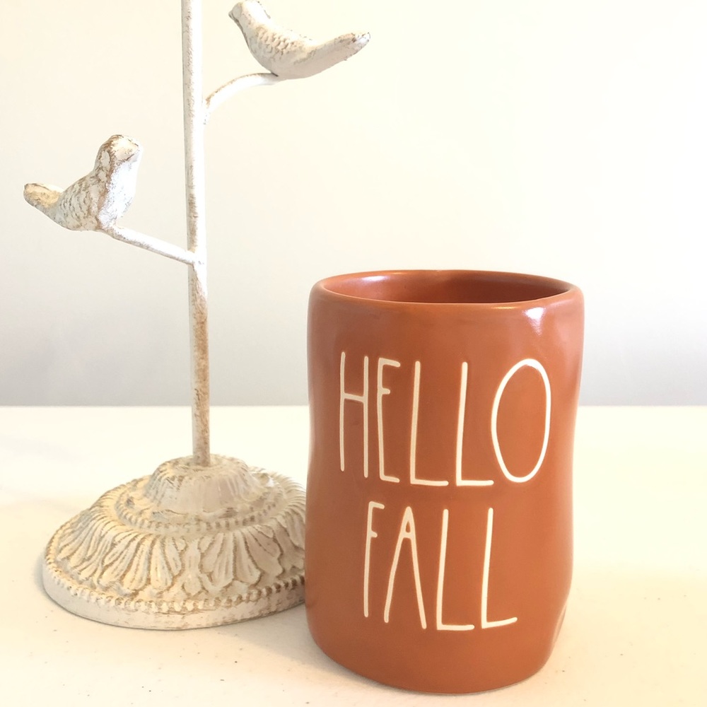 ❌SOLD❌Rae Dunn Hello Fall Pumpkin Spice Scented Jar Candle - Picture 1 of 5